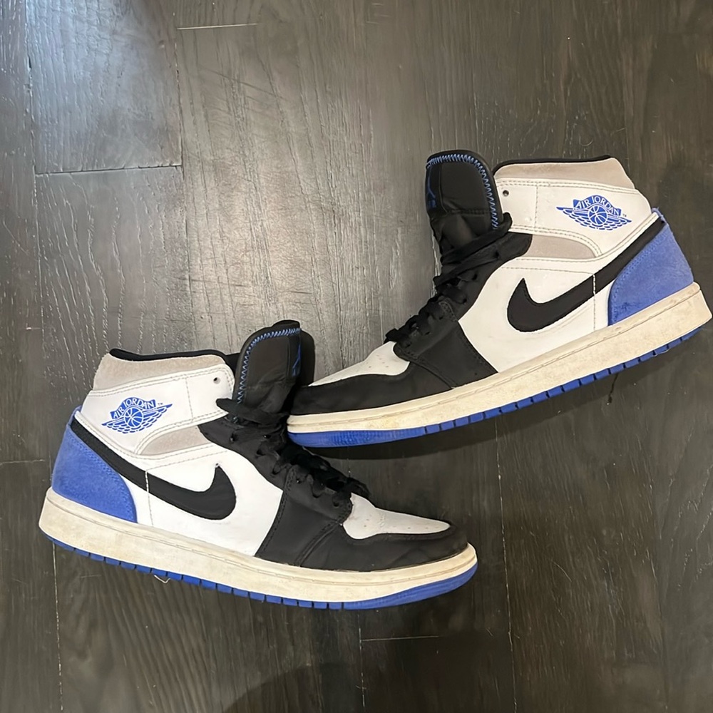 Air Jordan 1 Mid SE 'Royal Black Toe'